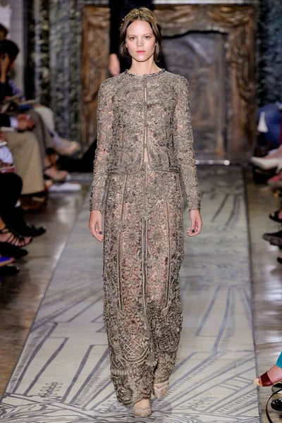 Look 2